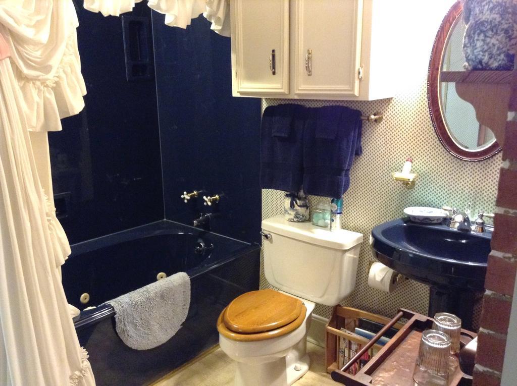 2439 Fairfield "A Bed And Breakfast" 슈리브포트 객실 사진